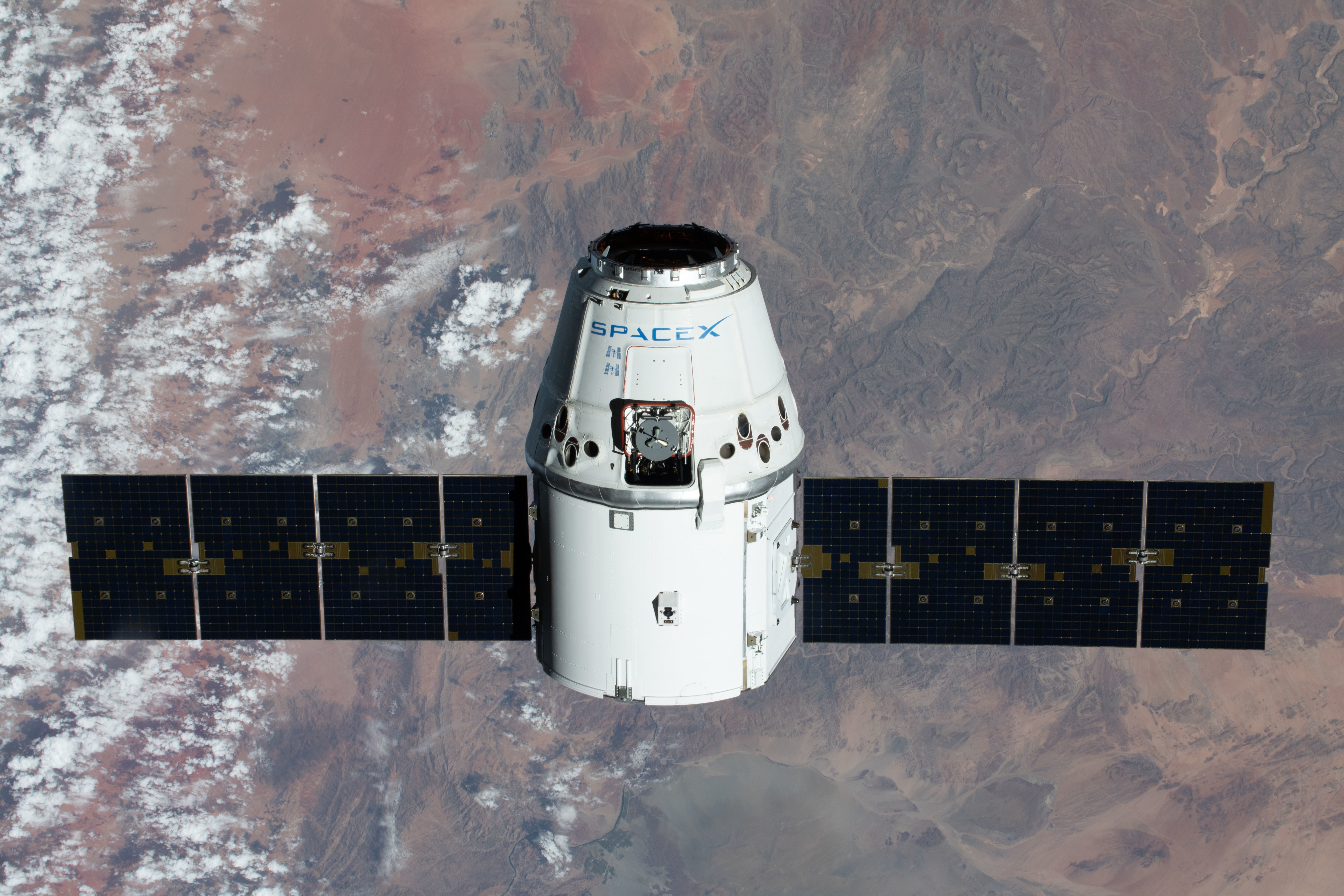 Dragon capsule crew SpaceX NASA commercial crew ISS